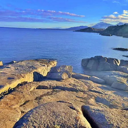 Les Pieds Dans L'eau T2 A Calvi (Corsica)